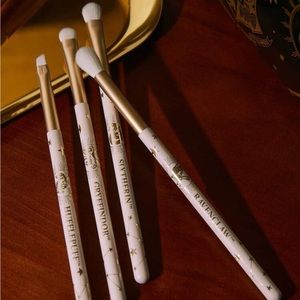 HARRY POTTER X Rebellious Rose 4pcs Apricot-Colored Eye Brush Set